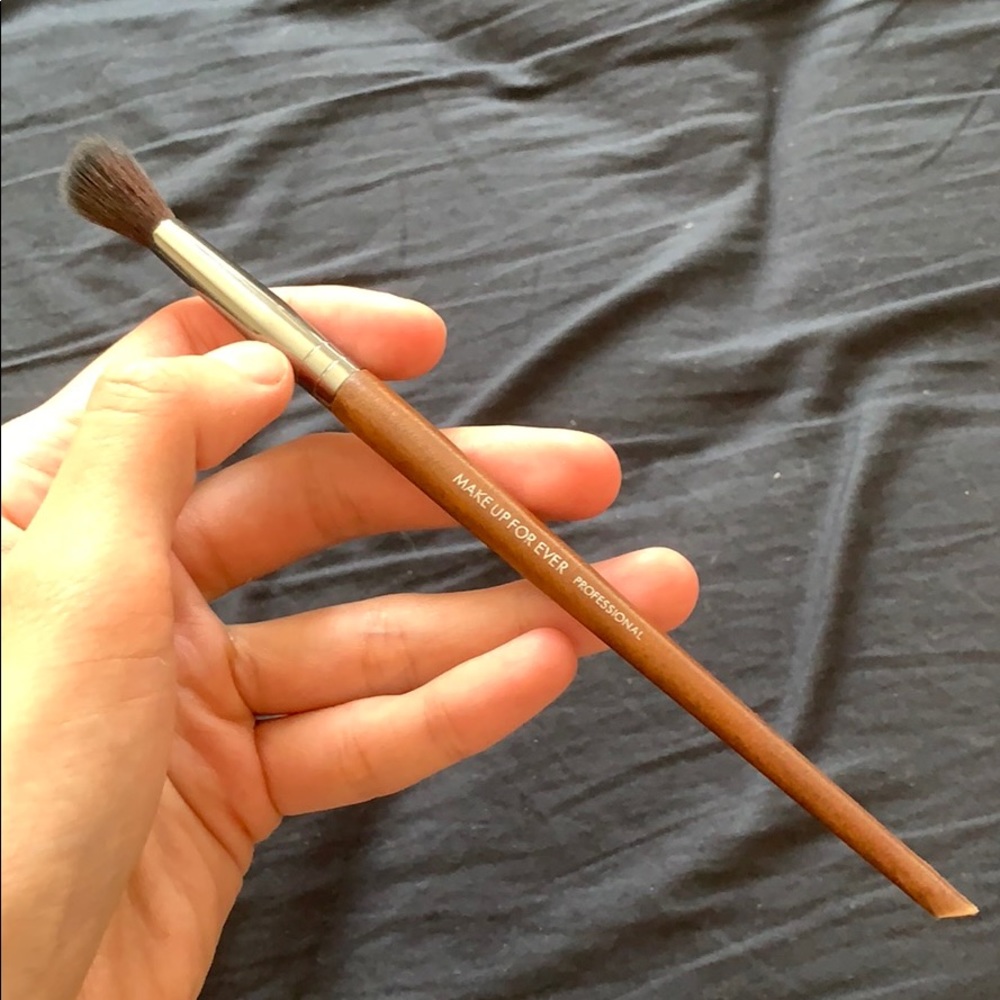Make up forever brush 242 large blender